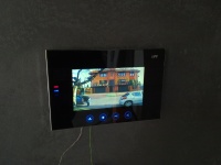 Wideodomofon - monitor i obraz z kamery systemu F&F